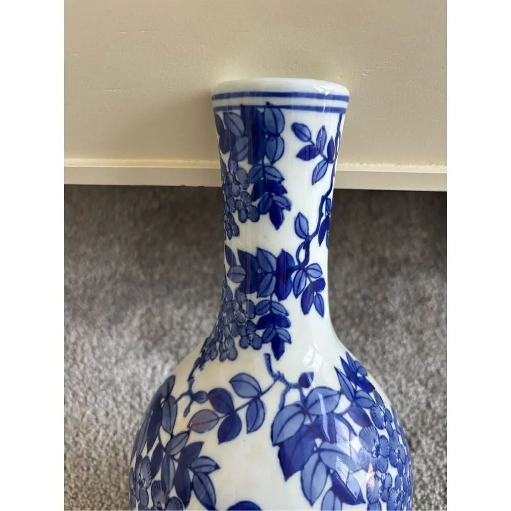 China Blue Fine Porcelain Vase - Seymour Mann , EUC
